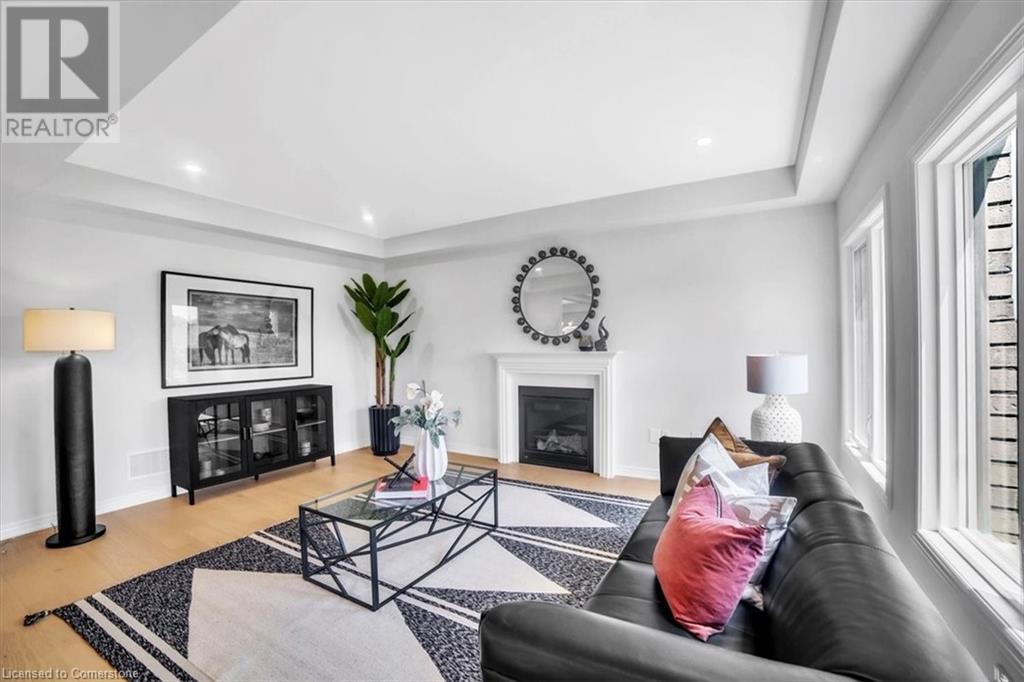 Property at 91 AQUASANTA Crescent image 5