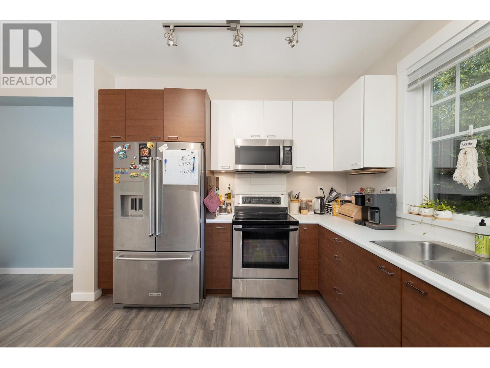 Property at 201 2655 BEDFORD STREET image 4