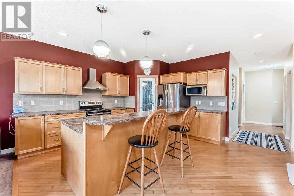 Property at 174 Brightonstone Landing SE image 2