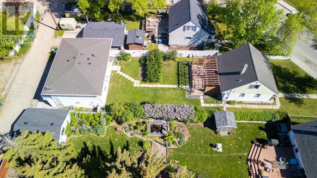 Property at 1015 Russet Road NE image 3