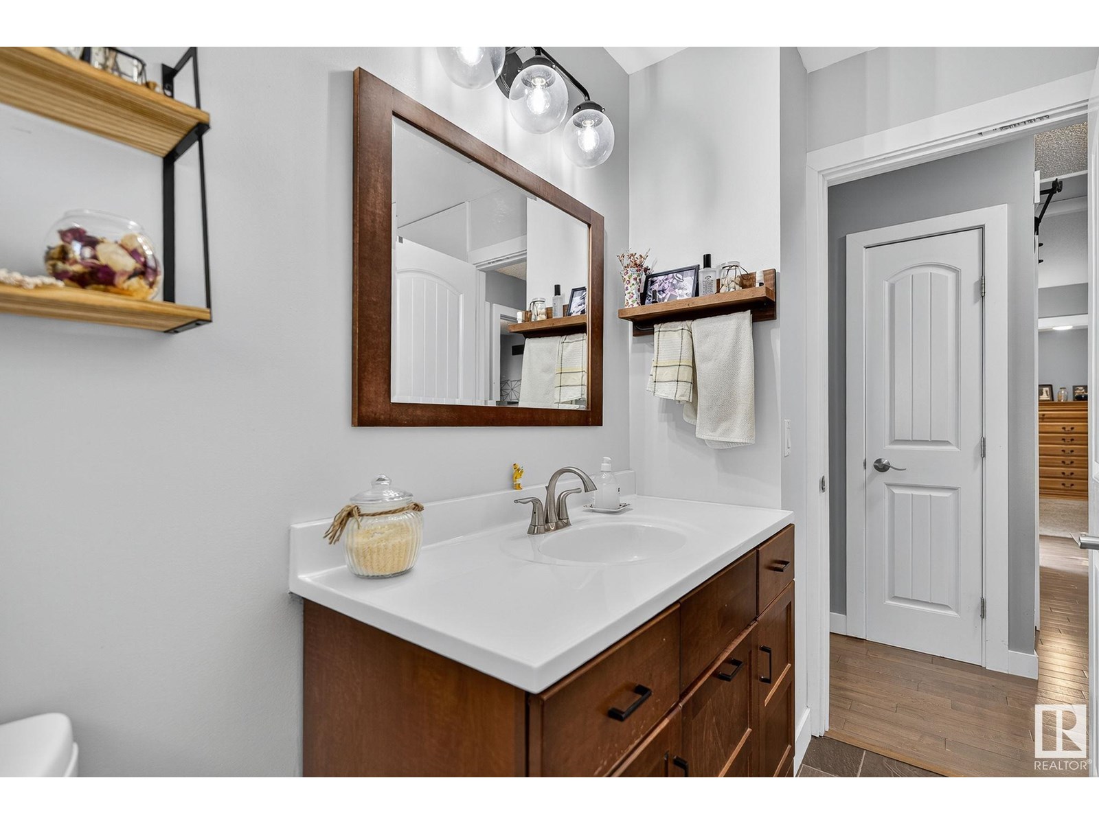 Property at 42 GREENBRIER CR NW image 1