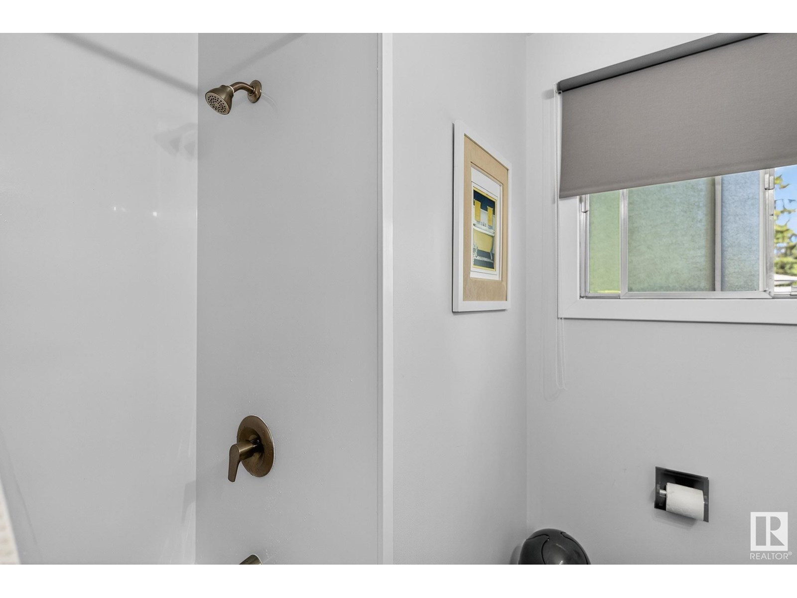 Property at 42 GREENBRIER CR NW image 2