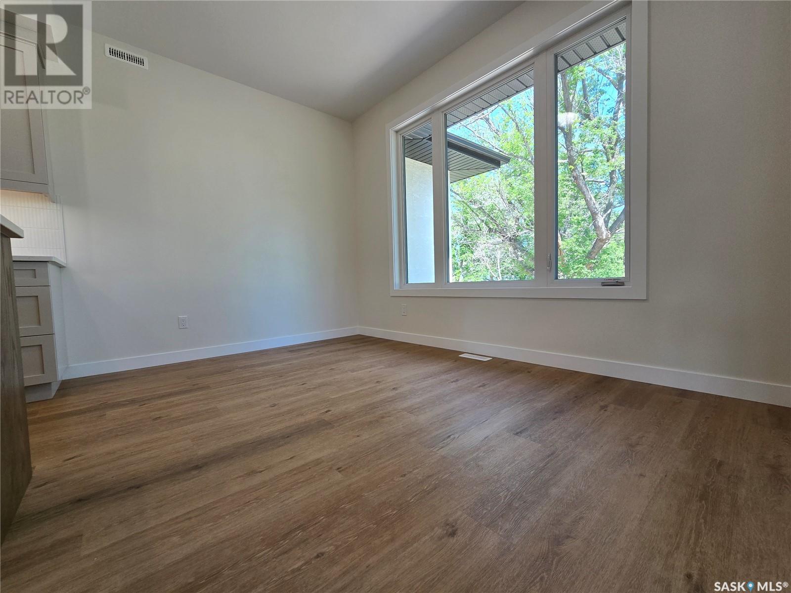 44 Kenney Crescent, Weyburn, Saskatchewan  S4H 1L3 - Photo 18 - SK010980