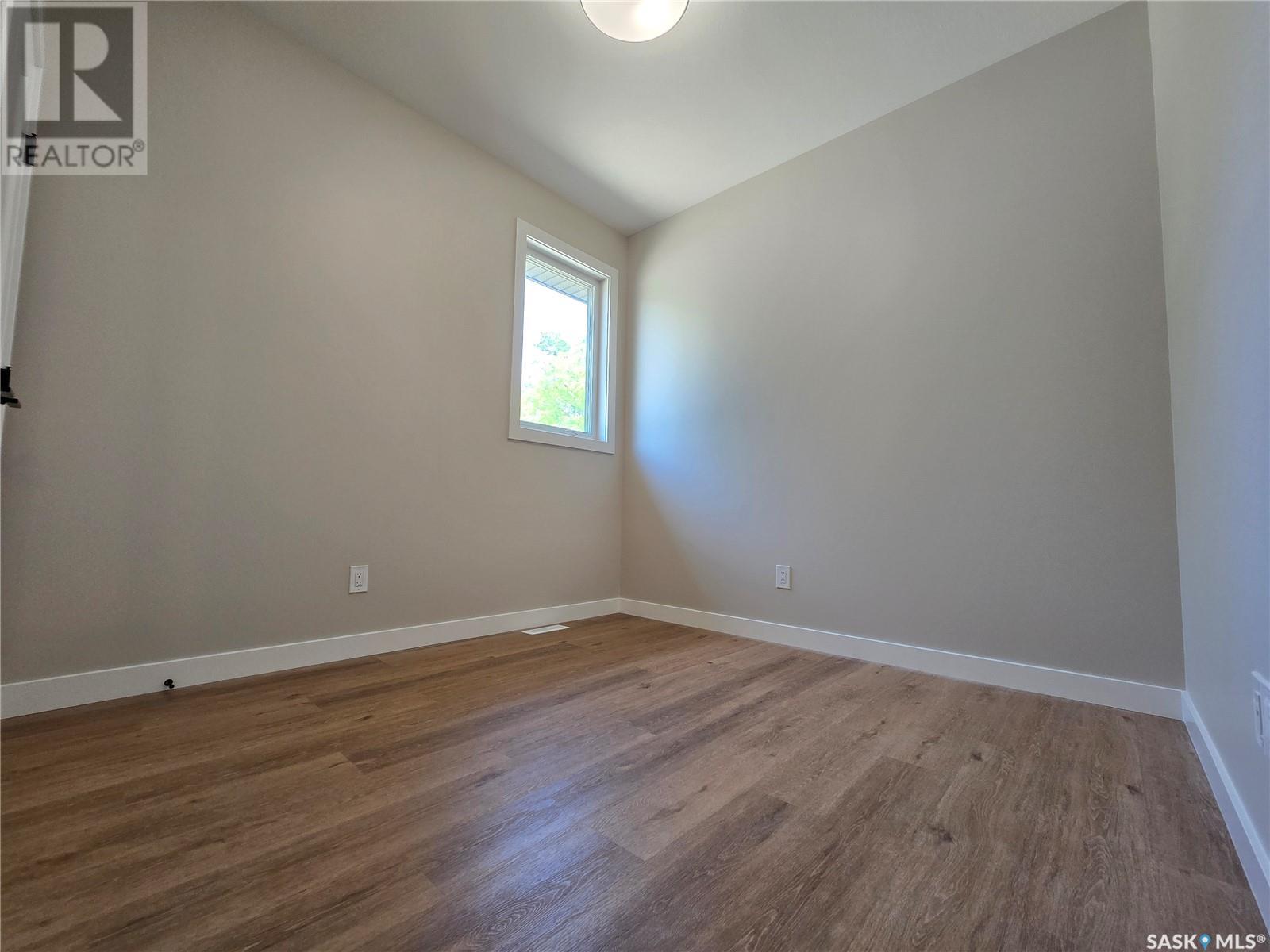 44 Kenney Crescent, Weyburn, Saskatchewan  S4H 1L3 - Photo 25 - SK010980