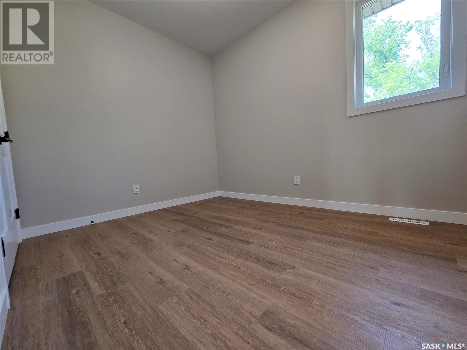 44 Kenney Crescent, Weyburn, Saskatchewan  S4H 1L3 - Photo 26 - SK010980