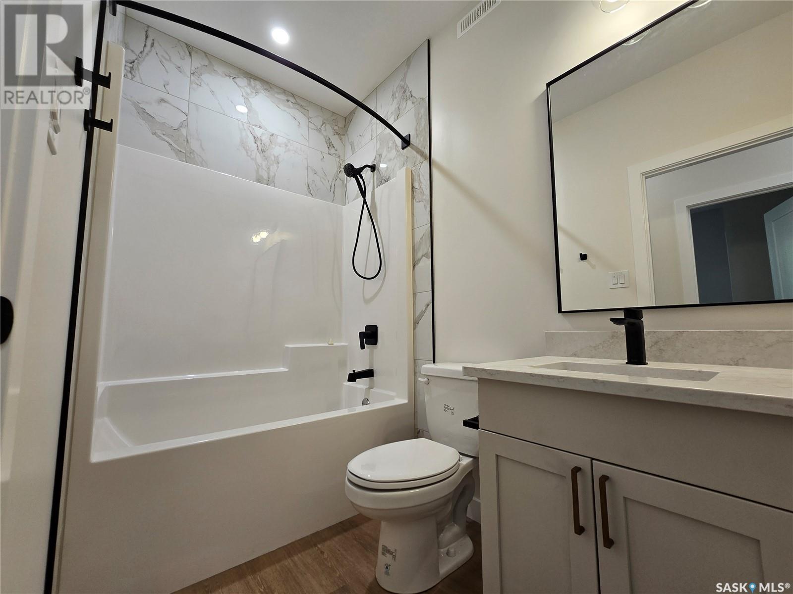 44 Kenney Crescent, Weyburn, Saskatchewan  S4H 1L3 - Photo 27 - SK010980