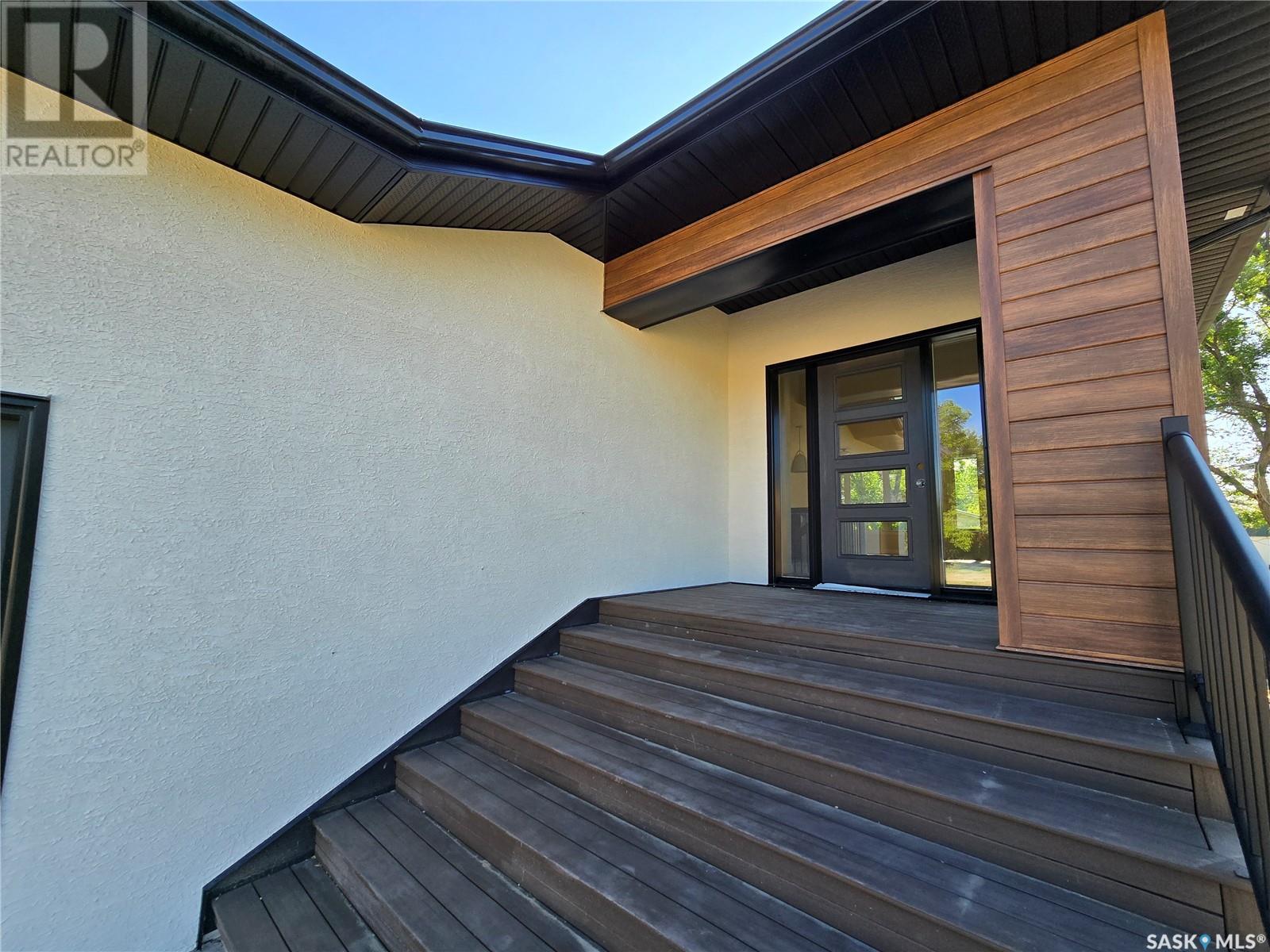 44 Kenney Crescent, Weyburn, Saskatchewan  S4H 1L3 - Photo 4 - SK010980