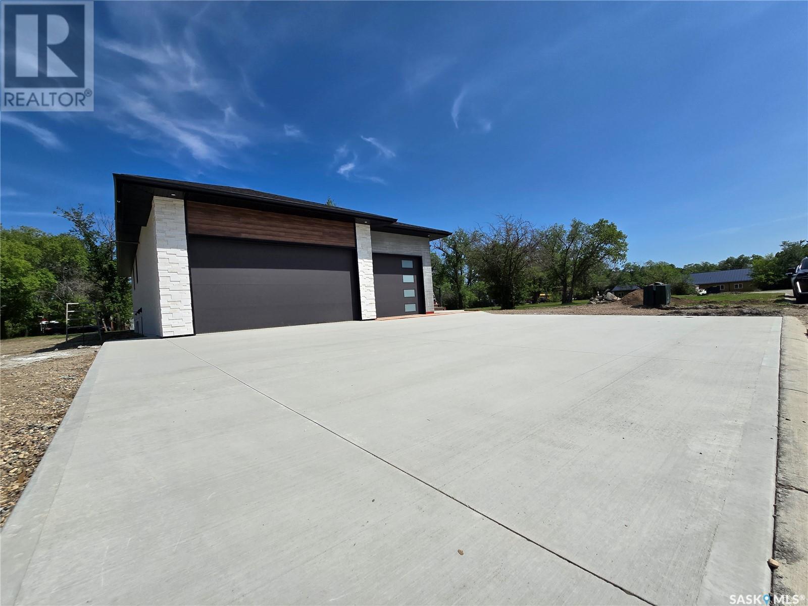 44 Kenney Crescent, Weyburn, Saskatchewan  S4H 1L3 - Photo 5 - SK010980