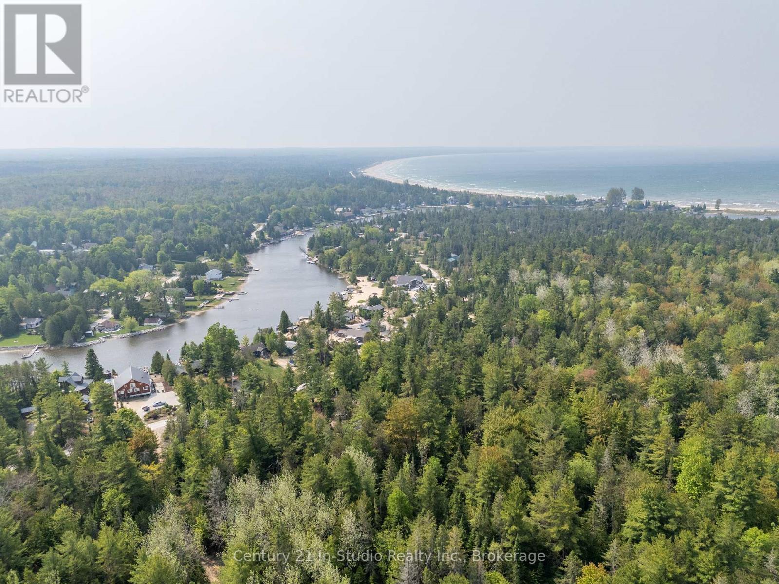204 Ogimah Road, Native Leased Lands, Ontario  N0H 2T0 - Photo 22 - X12219694