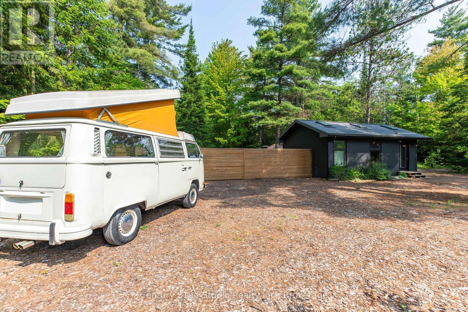 204 Ogimah Road, Native Leased Lands, Ontario  N0H 2T0 - Photo 7 - X12219694