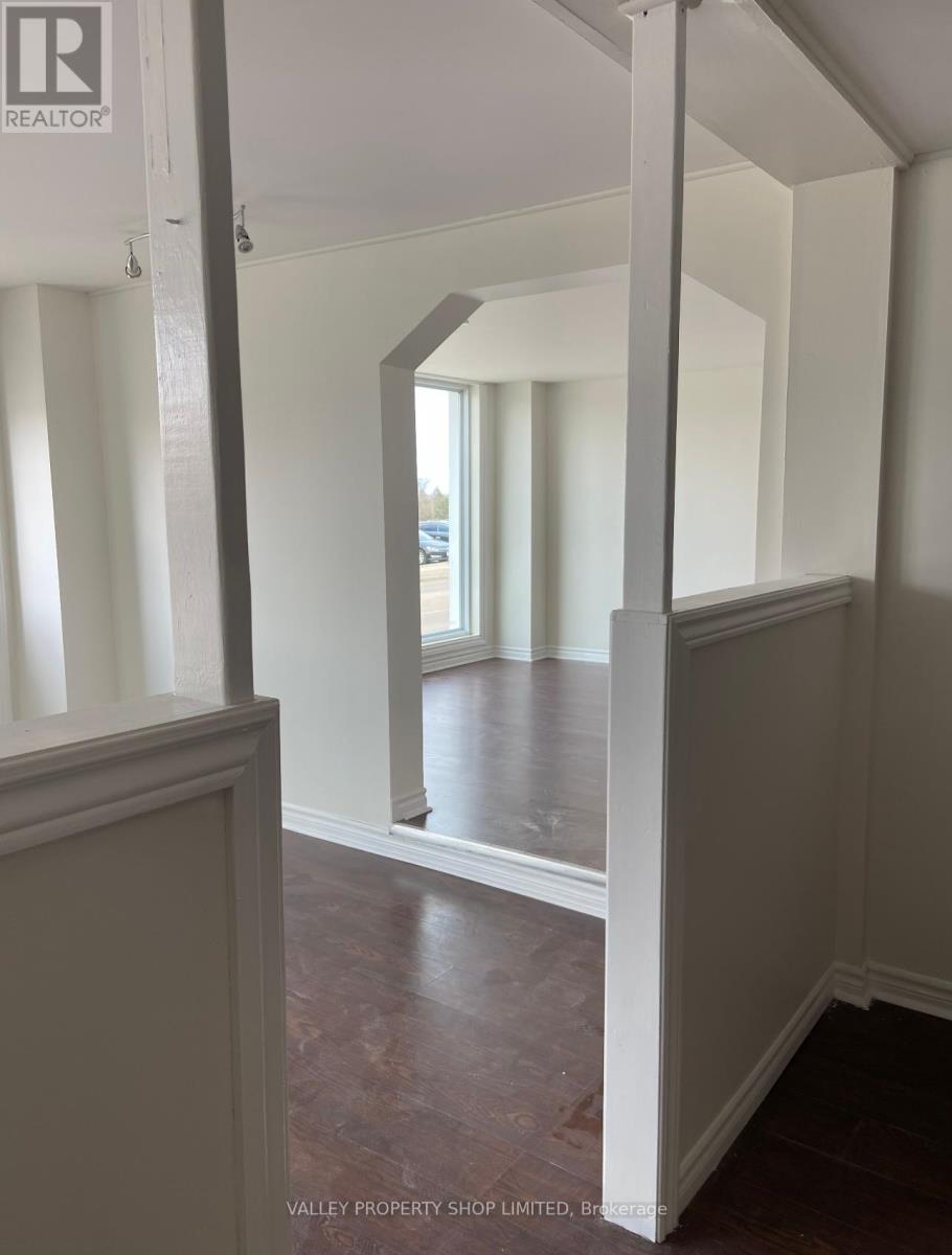 472 Pembroke Street E, Pembroke, Ontario  K8A 3L2 - Photo 3 - X12250292