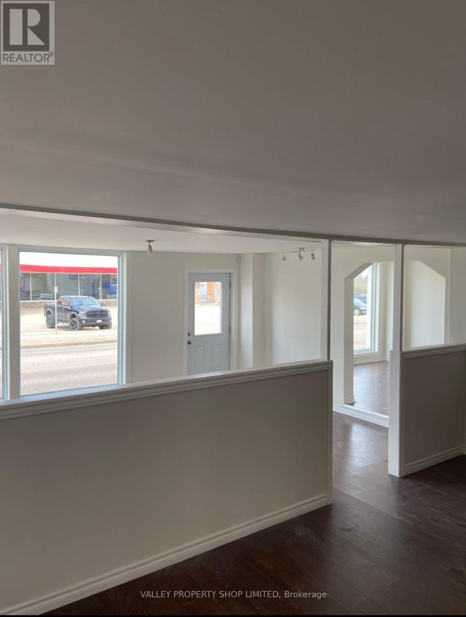 472 Pembroke Street E, Pembroke, Ontario  K8A 3L2 - Photo 5 - X12250292