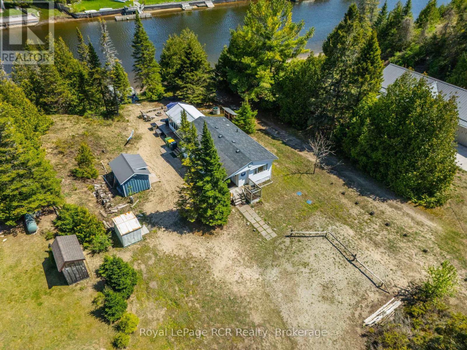 31 Sog-Je-Wa-Sa Drive, Native Leased Lands, Ontario  N0H 2G0 - Photo 35 - X12156821