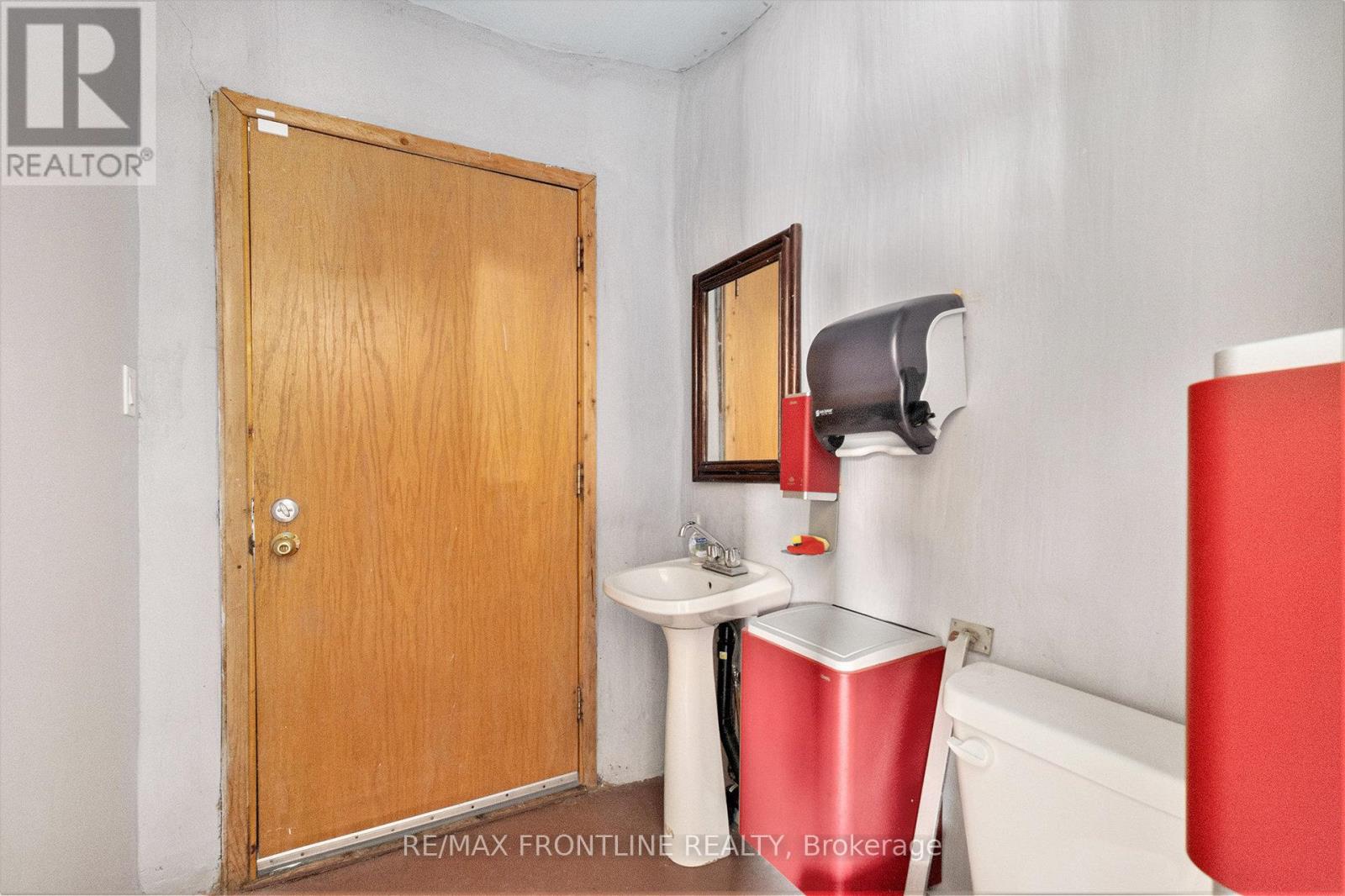 21980 Hwy 7 Highway, Tay Valley, Ontario  K0H 2B0 - Photo 18 - X12250350