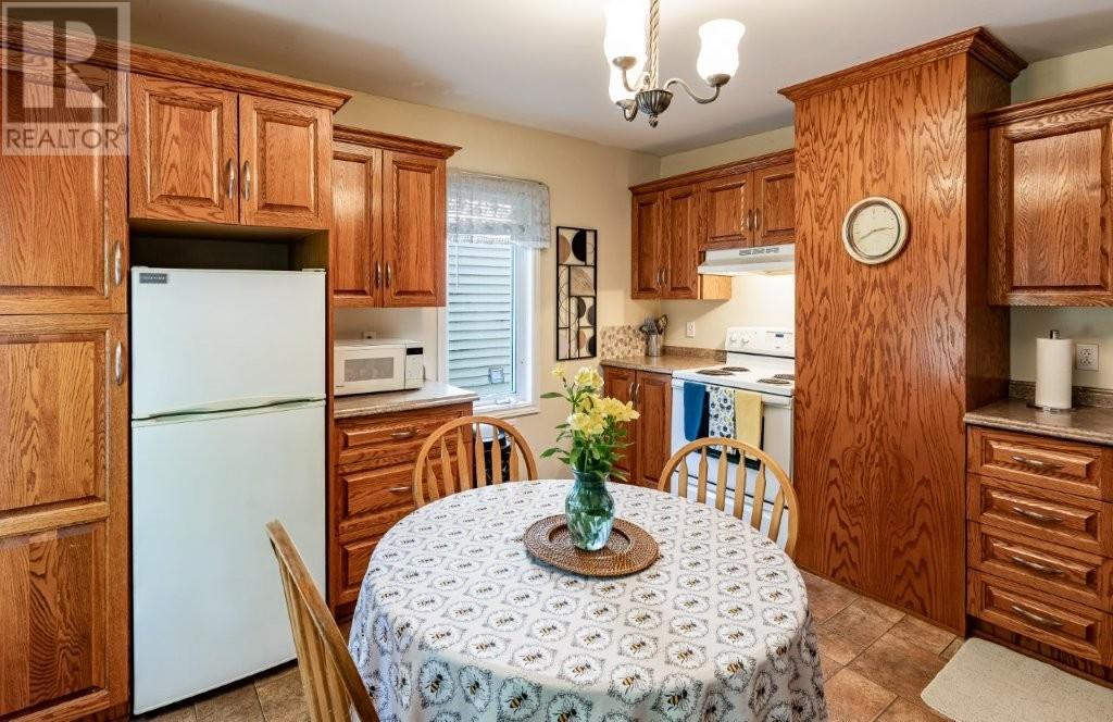 Property at 32 Warbury Street image 3