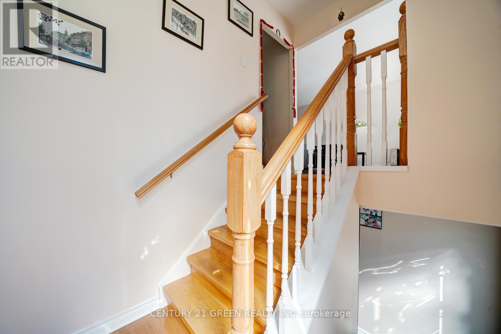 Property at 159 HOLLYBERRY TRAIL image 4