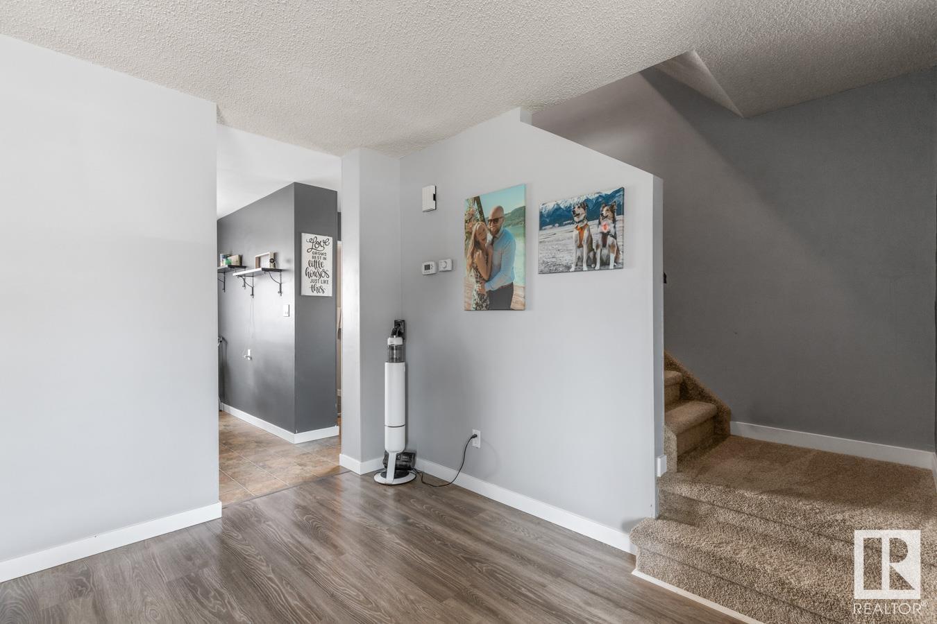 Property at 4703 32 AV NW image 4