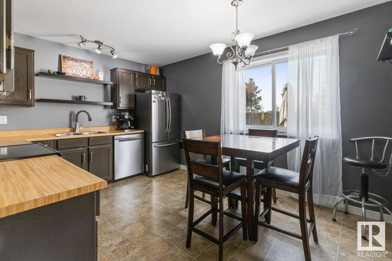 Property at 4703 32 AV NW image 5