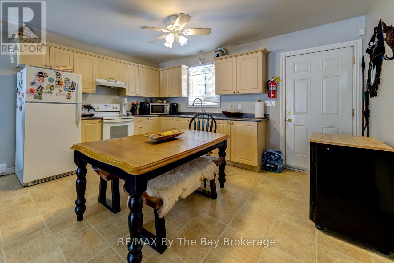 701 River Road E, Wasaga Beach, Ontario  L9Z 2M3 - Photo 11 - S11998132