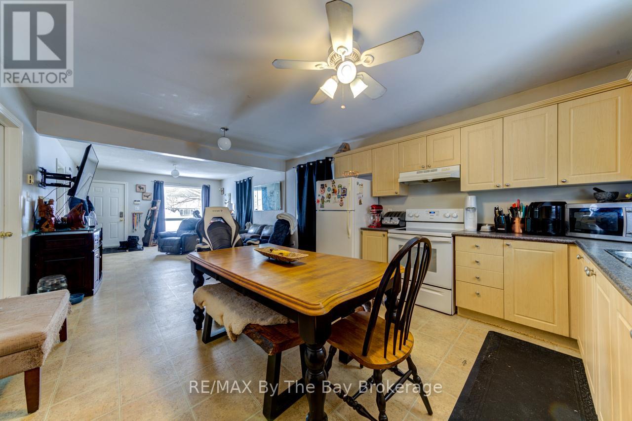 701 River Road E, Wasaga Beach, Ontario  L9Z 2M3 - Photo 15 - S11998132