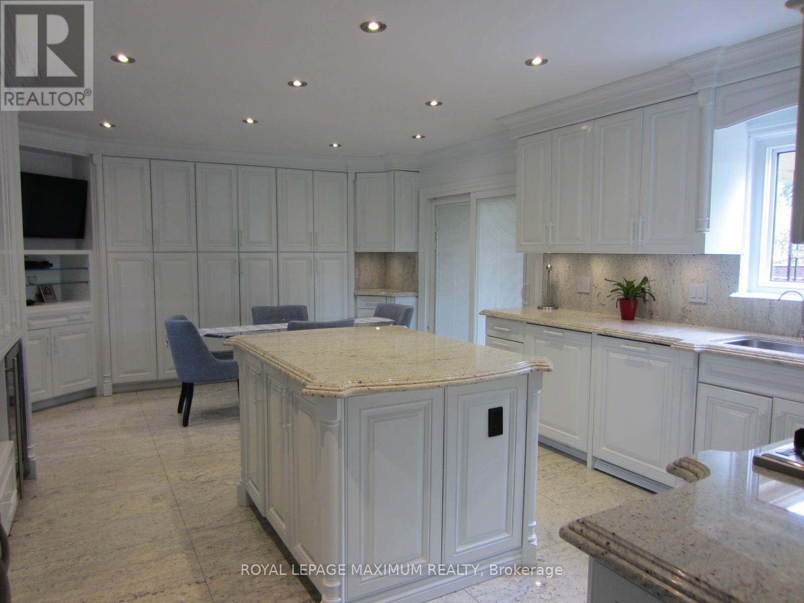 35 Lorengate Place, Vaughan, Ontario  L4L 2Y4 - Photo 13 - N12249998
