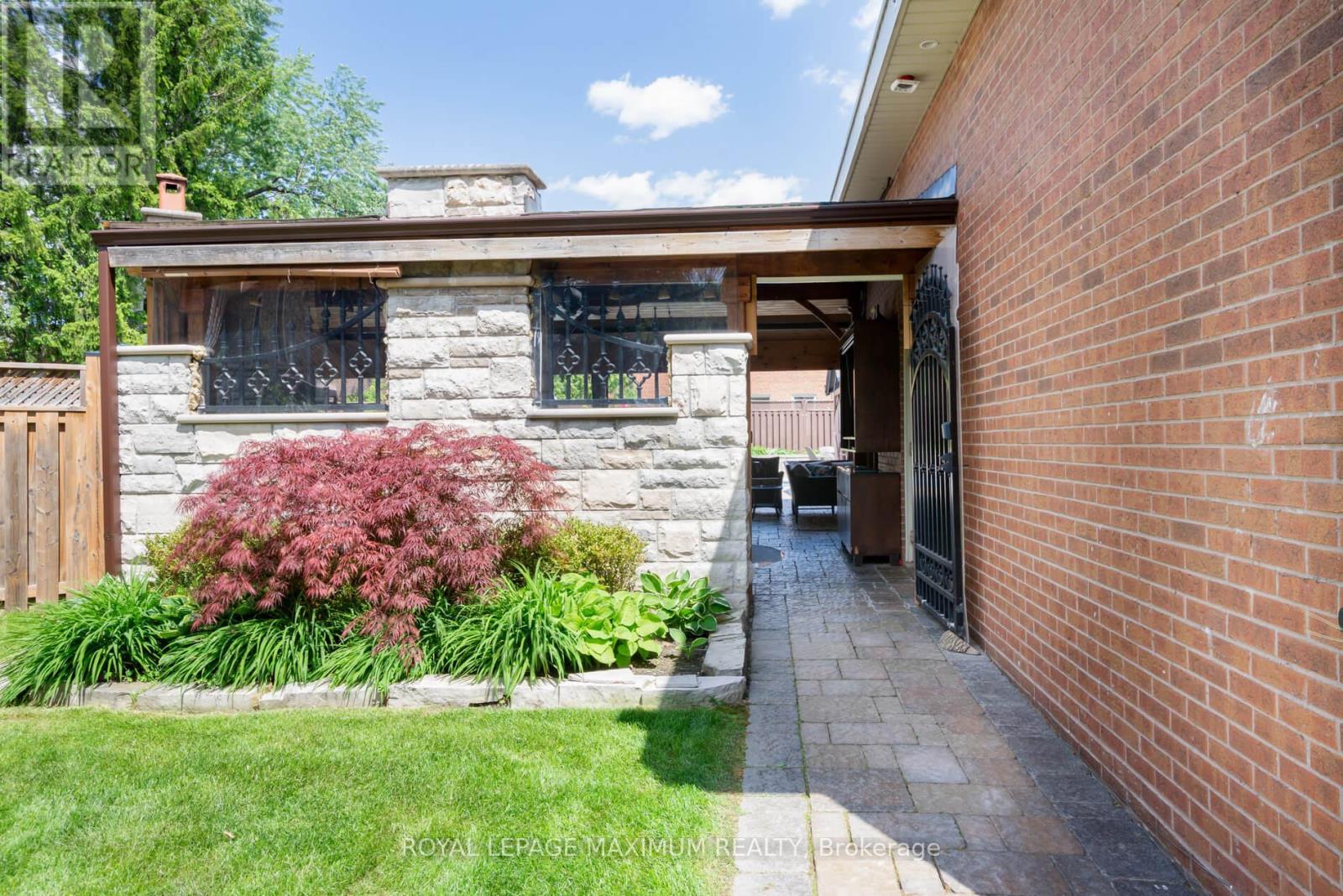 35 Lorengate Place, Vaughan, Ontario  L4L 2Y4 - Photo 29 - N12249998
