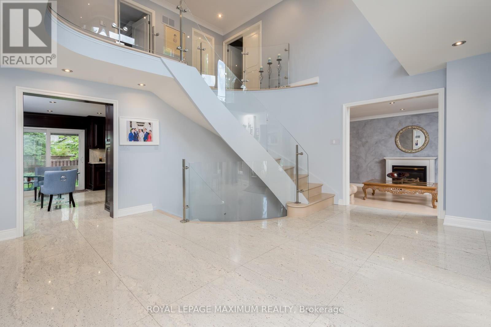 Property at 35 LORENGATE PLACE image 3