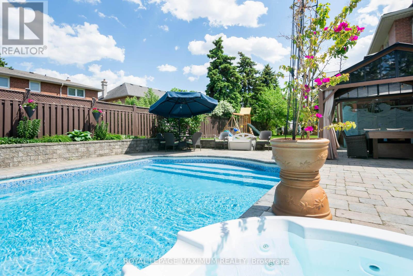 35 Lorengate Place, Vaughan, Ontario  L4L 2Y4 - Photo 32 - N12249998
