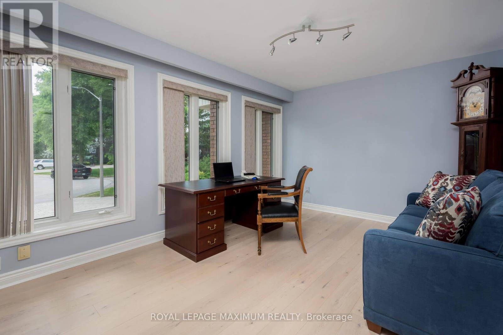 35 Lorengate Place, Vaughan, Ontario  L4L 2Y4 - Photo 8 - N12249998