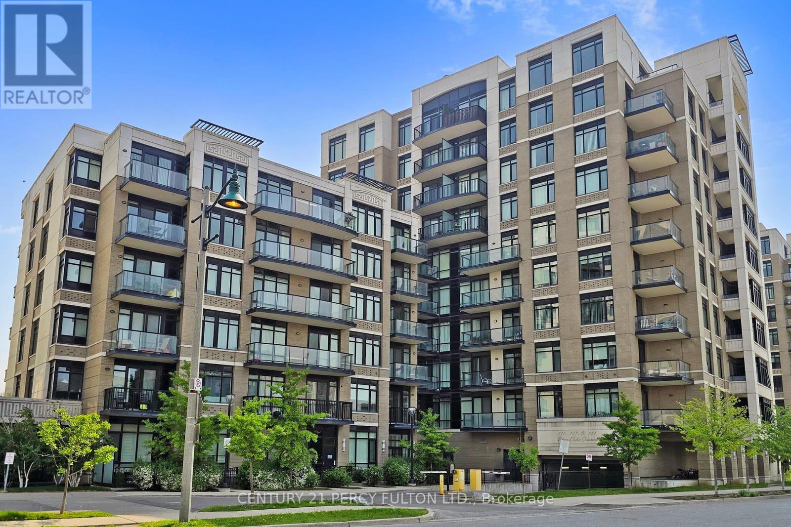 Property at 207 - 131 UPPER DUKE CRESCENT image 4