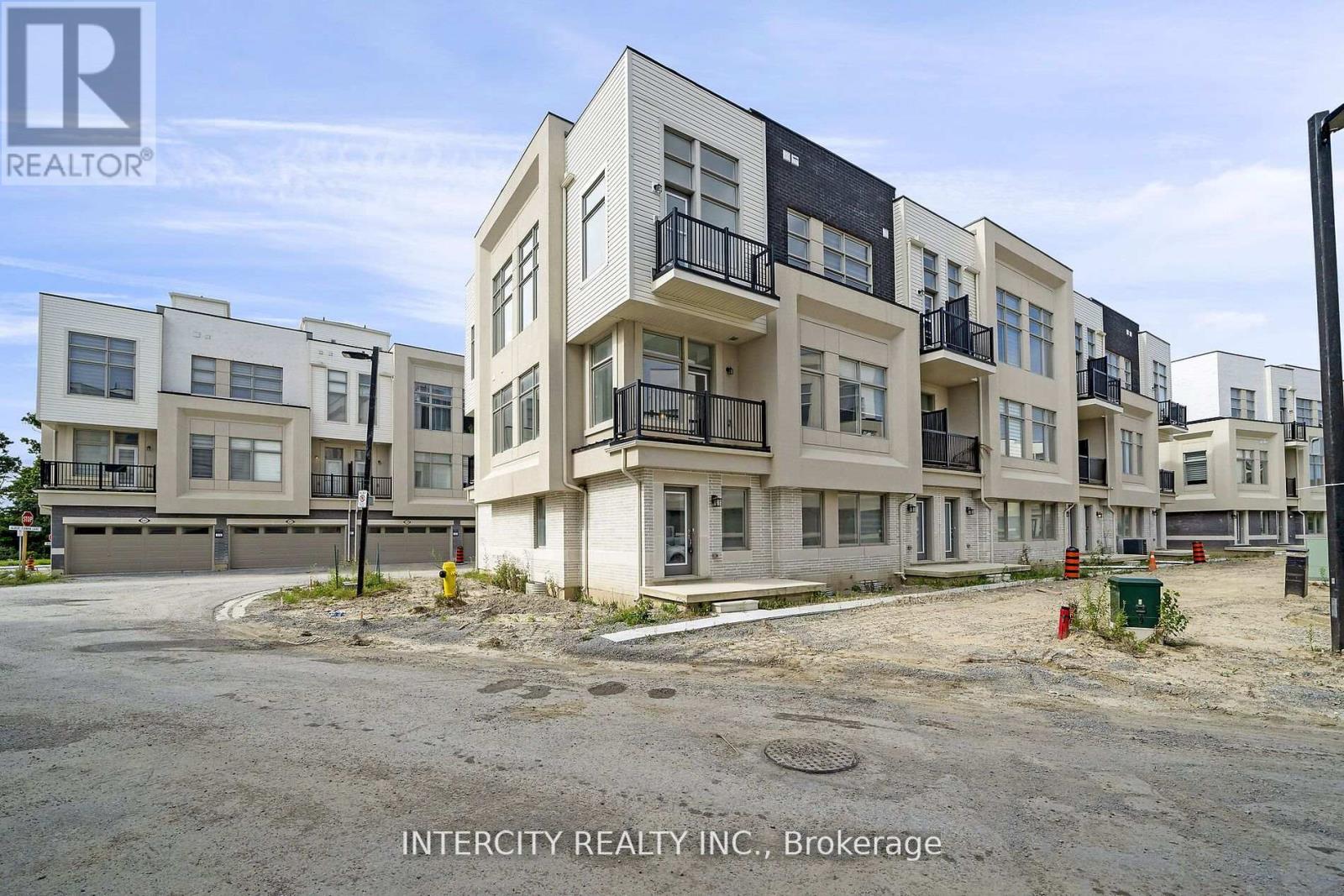 Property at 7 ALBERT FIRMAN LANE S image 1
