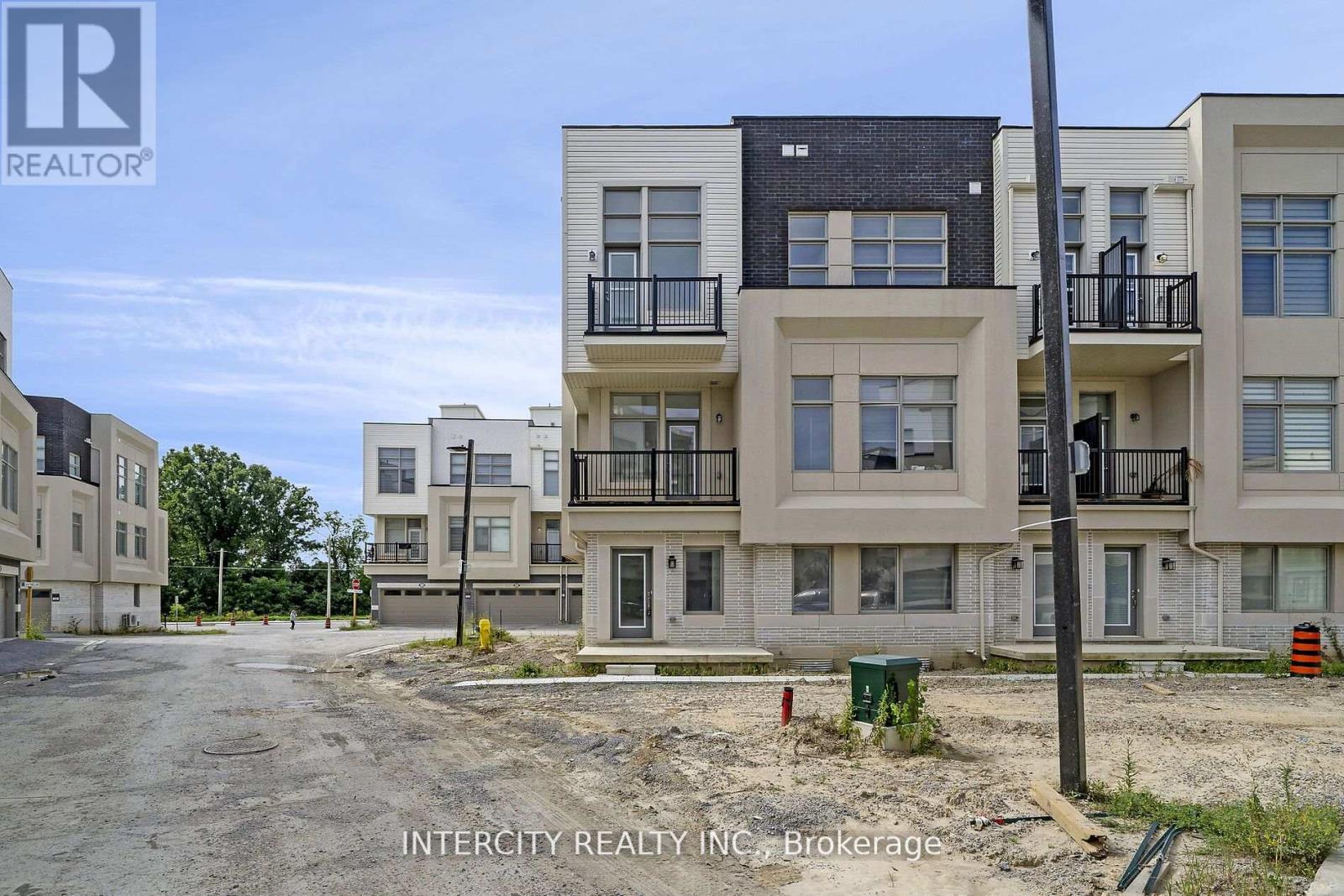 Property at 7 ALBERT FIRMAN LANE S image 2