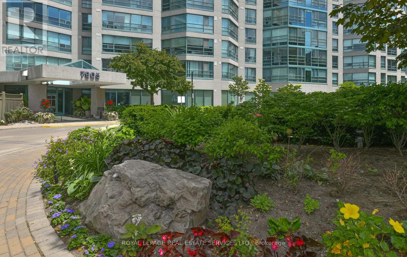 Property at 113 - 7905 BAYVIEW AVENUE image 2
