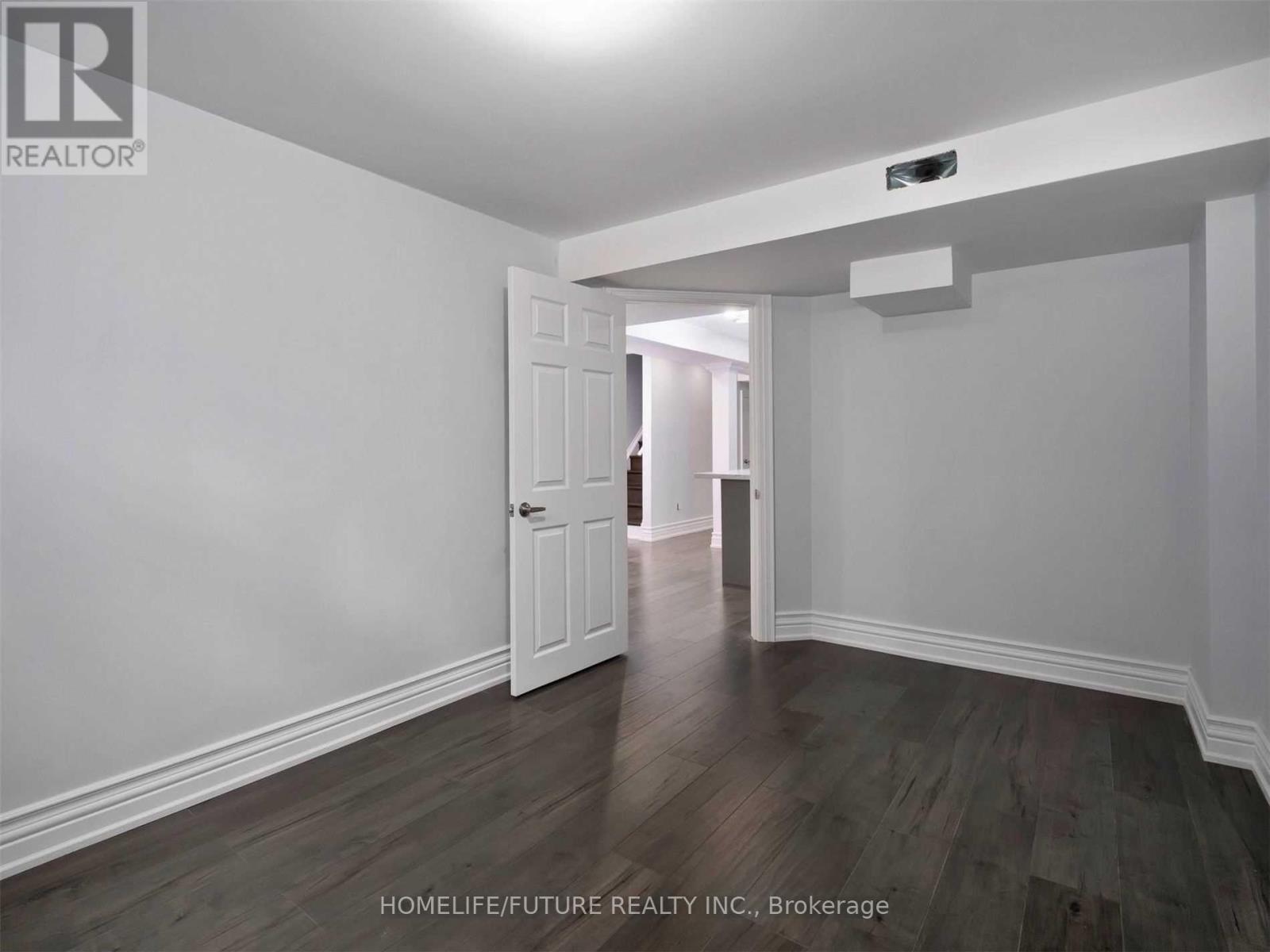 33 Retreat Boulevard, Vaughan, Ontario  L4H 0C1 - Photo 11 - N12250361