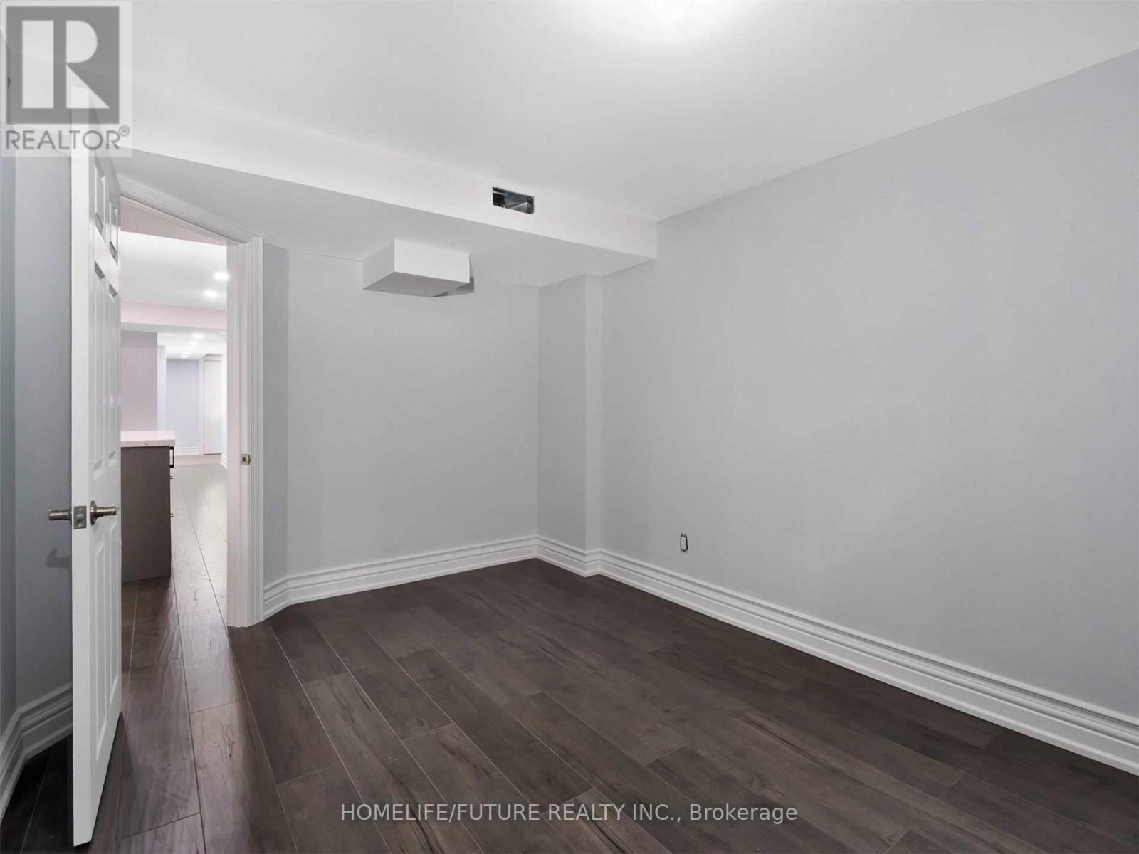 33 Retreat Boulevard, Vaughan, Ontario  L4H 0C1 - Photo 12 - N12250361