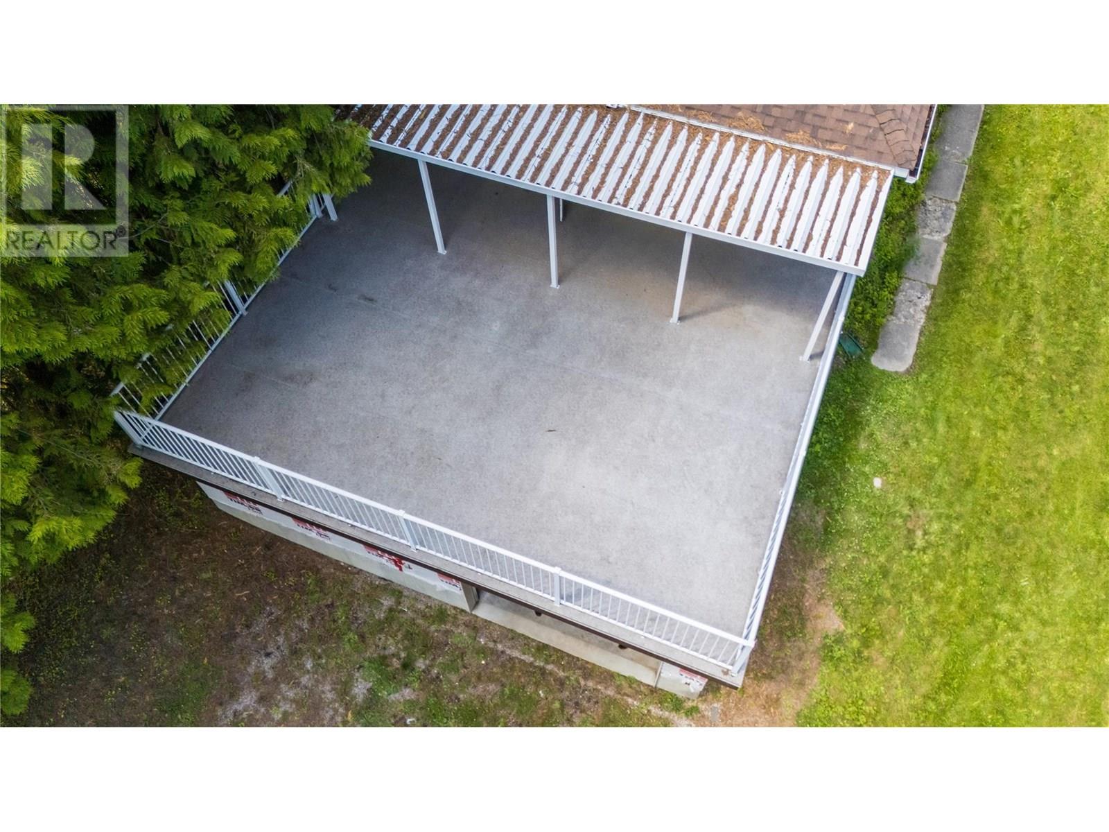 3253 Broadwater Road, Castlegar, British Columbia  V0G 1X0 - Photo 13 - 10353716