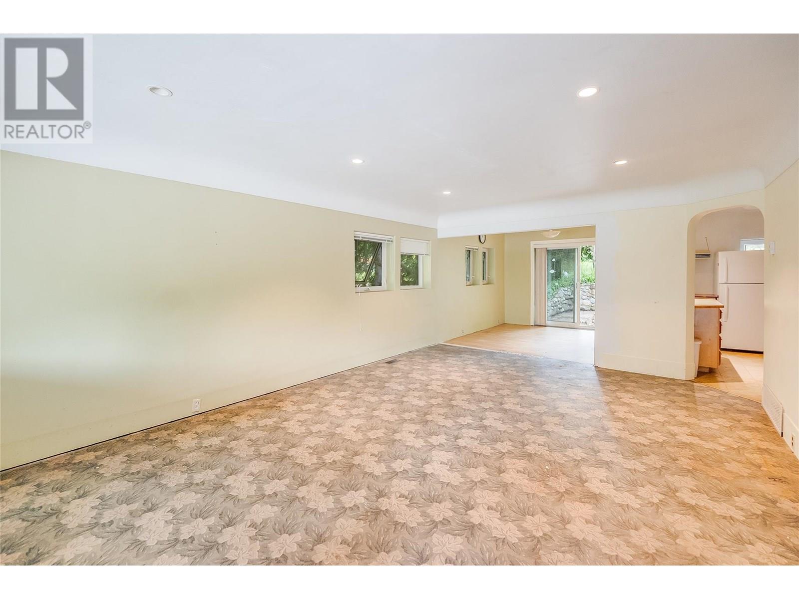 3253 Broadwater Road, Castlegar, British Columbia  V0G 1X0 - Photo 15 - 10353716