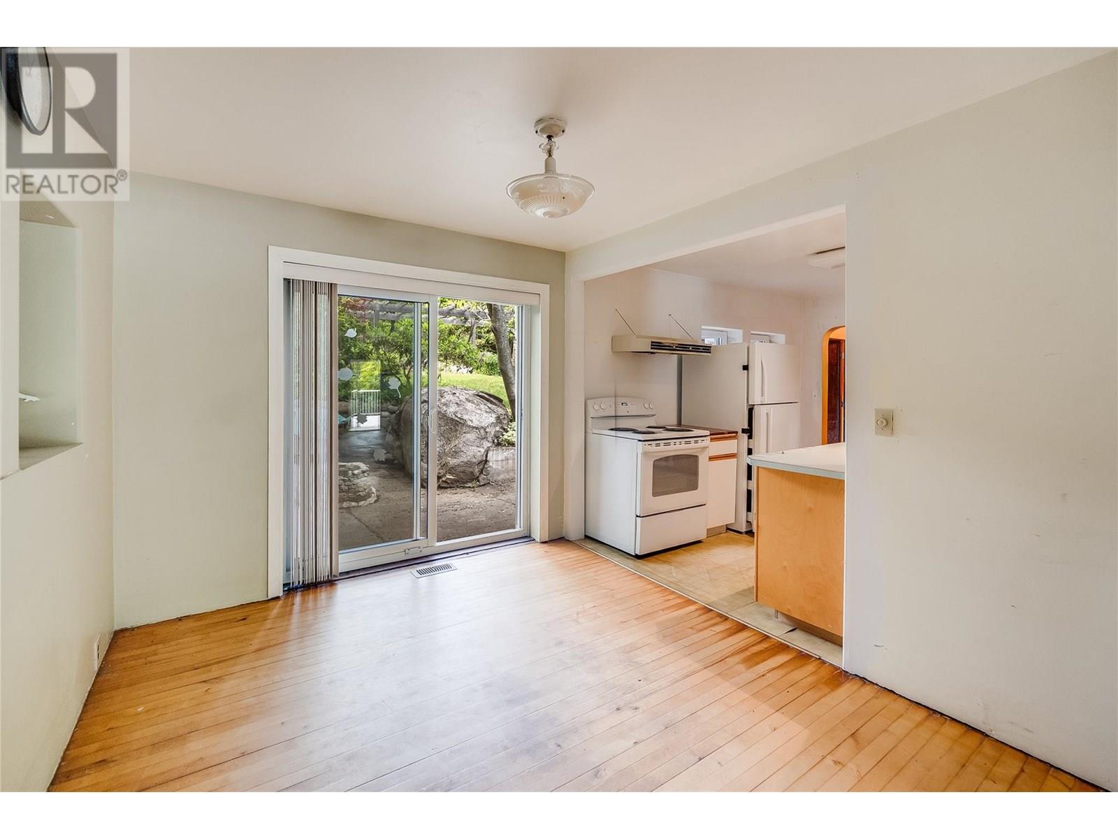 3253 Broadwater Road, Castlegar, British Columbia  V0G 1X0 - Photo 17 - 10353716