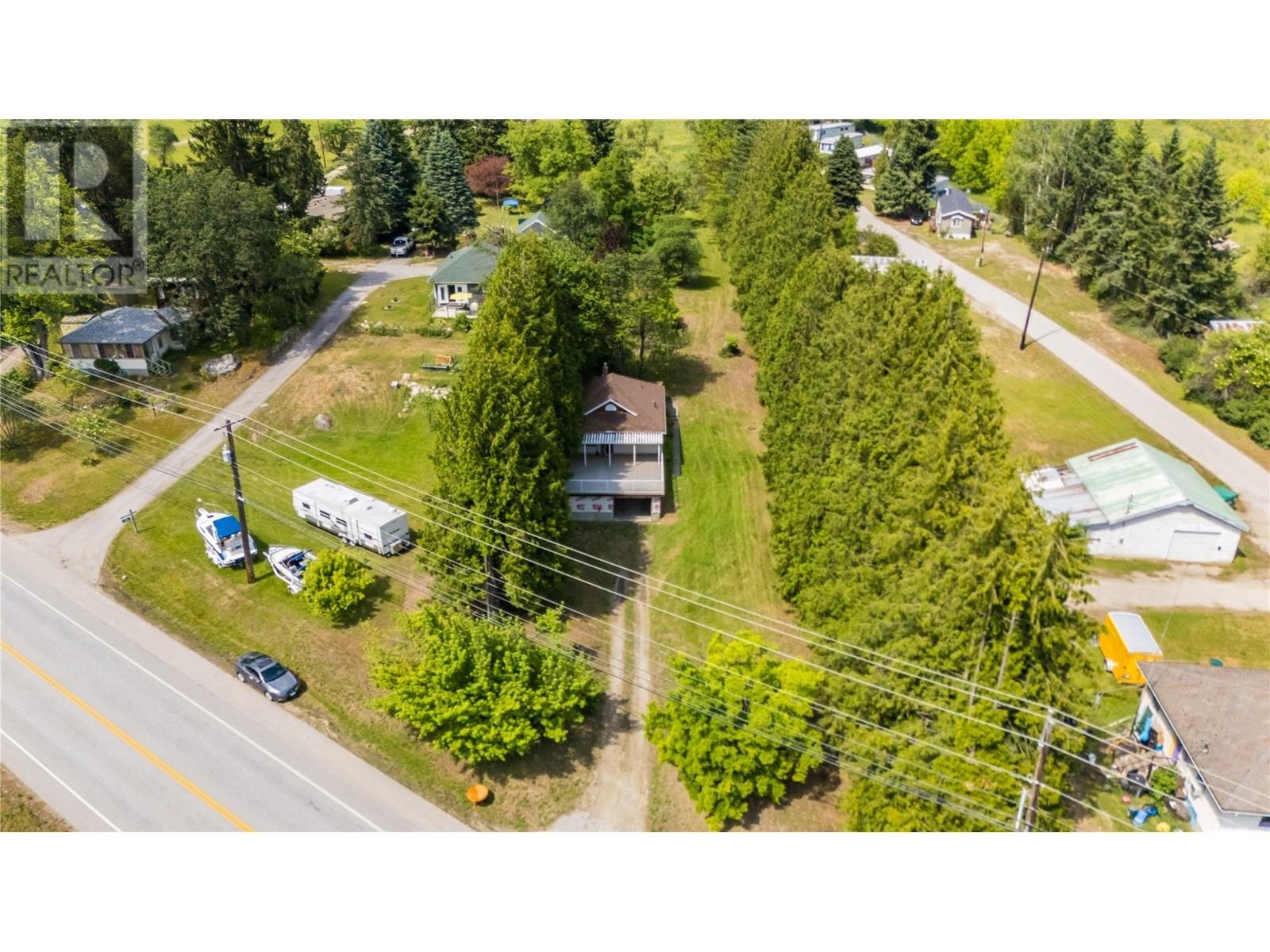 3253 Broadwater Road, Castlegar, British Columbia  V0G 1X0 - Photo 3 - 10353716
