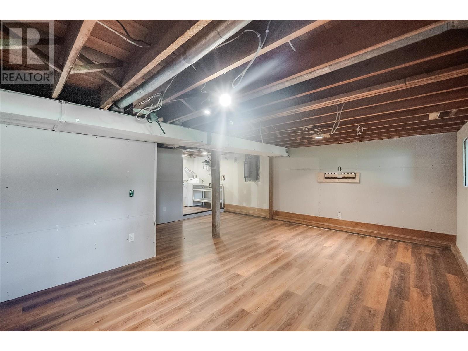 3253 Broadwater Road, Castlegar, British Columbia  V0G 1X0 - Photo 30 - 10353716