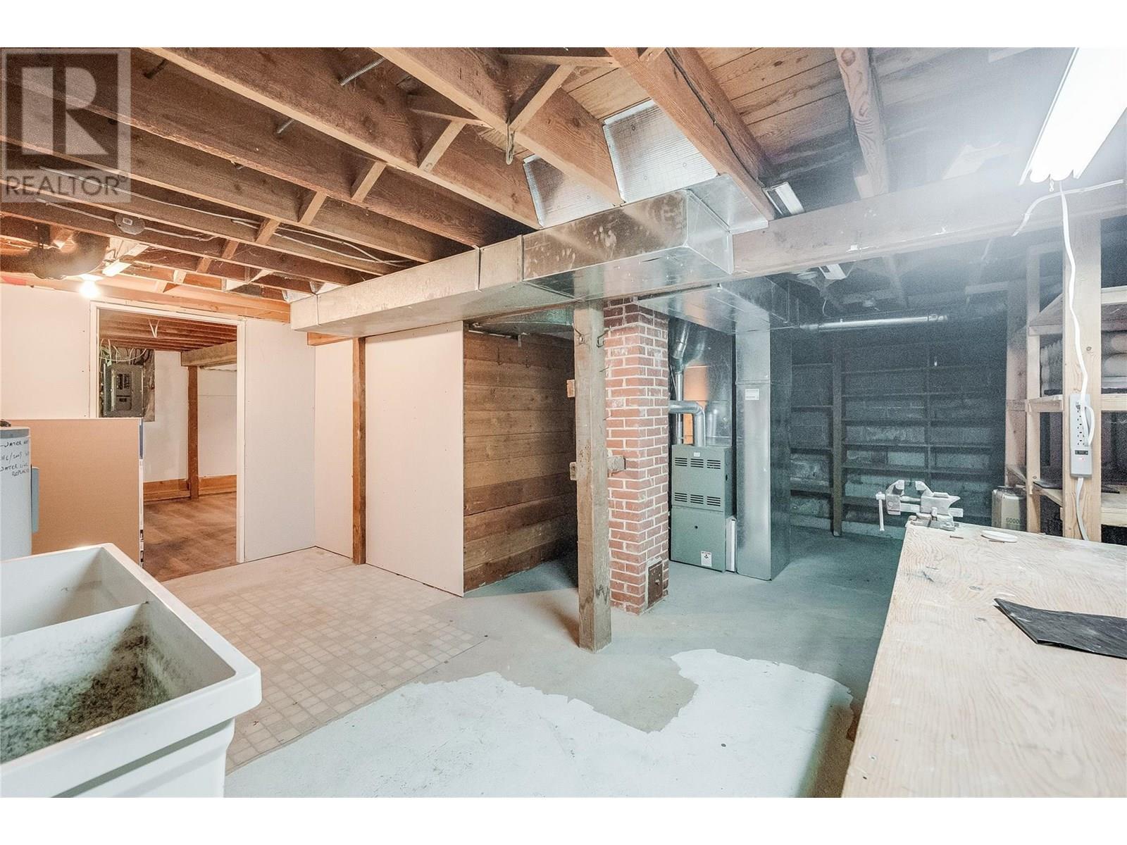 3253 Broadwater Road, Castlegar, British Columbia  V0G 1X0 - Photo 32 - 10353716