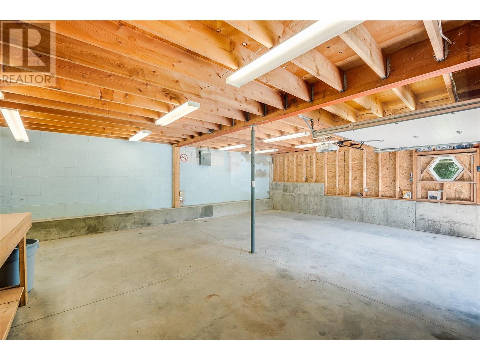 3253 Broadwater Road, Castlegar, British Columbia  V0G 1X0 - Photo 36 - 10353716