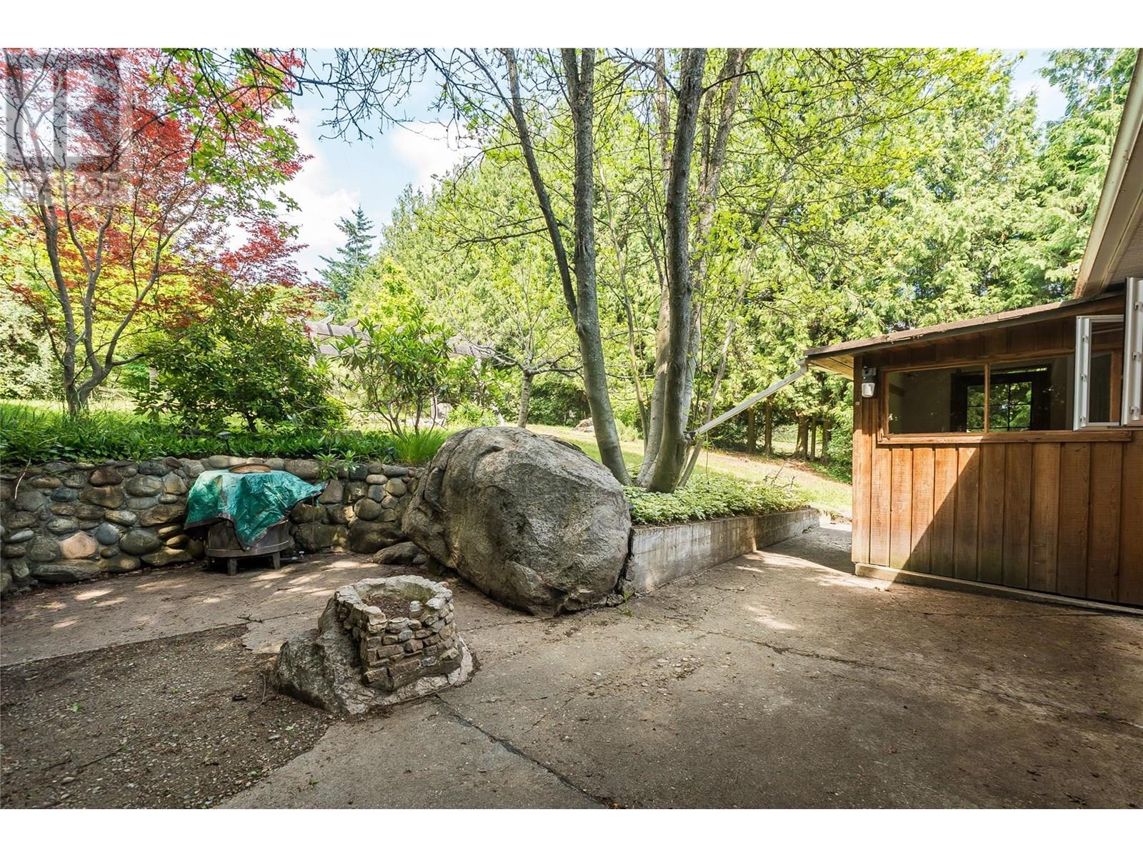 3253 Broadwater Road, Castlegar, British Columbia  V0G 1X0 - Photo 45 - 10353716