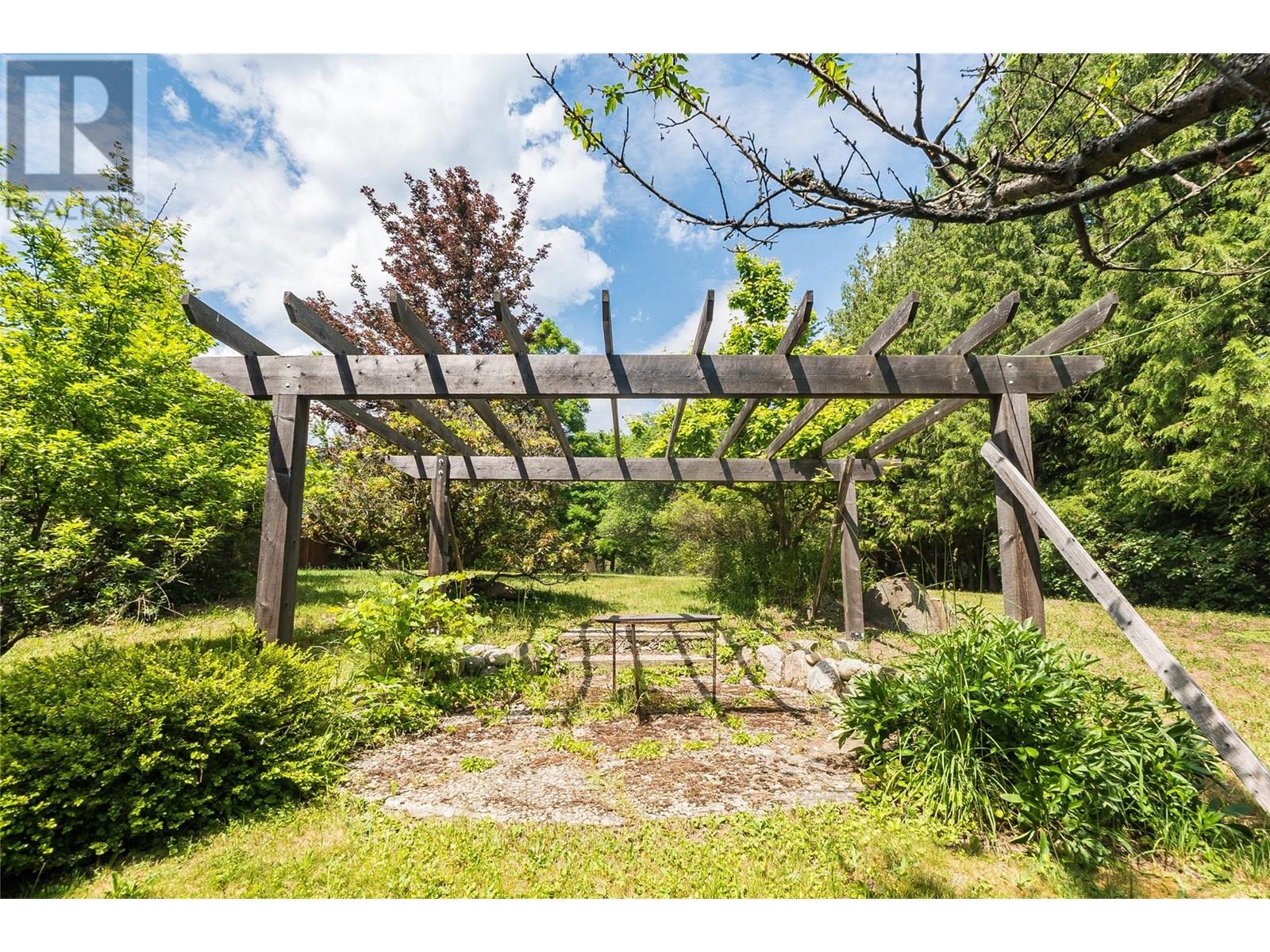 3253 Broadwater Road, Castlegar, British Columbia  V0G 1X0 - Photo 46 - 10353716