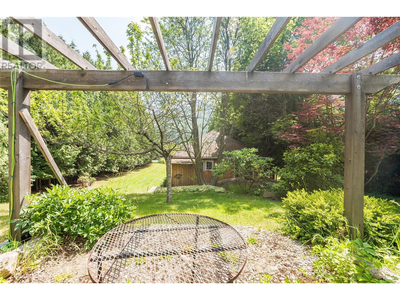 3253 Broadwater Road, Castlegar, British Columbia  V0G 1X0 - Photo 47 - 10353716