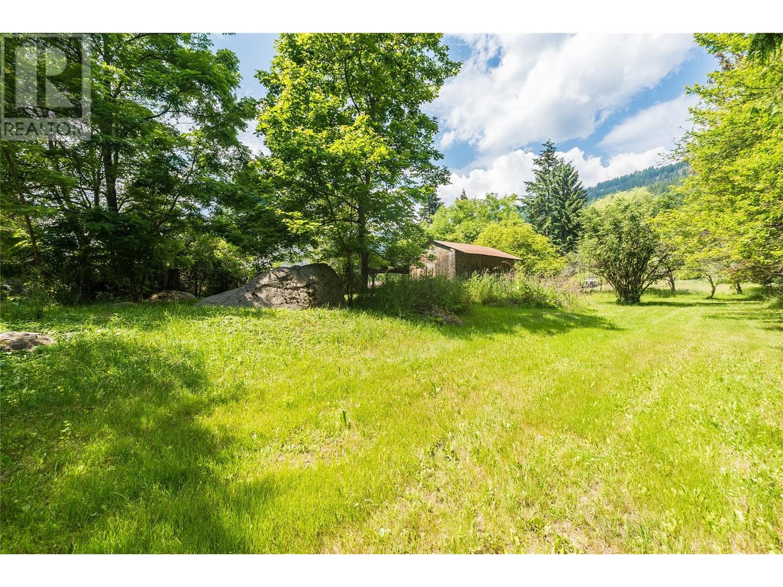 3253 Broadwater Road, Castlegar, British Columbia  V0G 1X0 - Photo 51 - 10353716