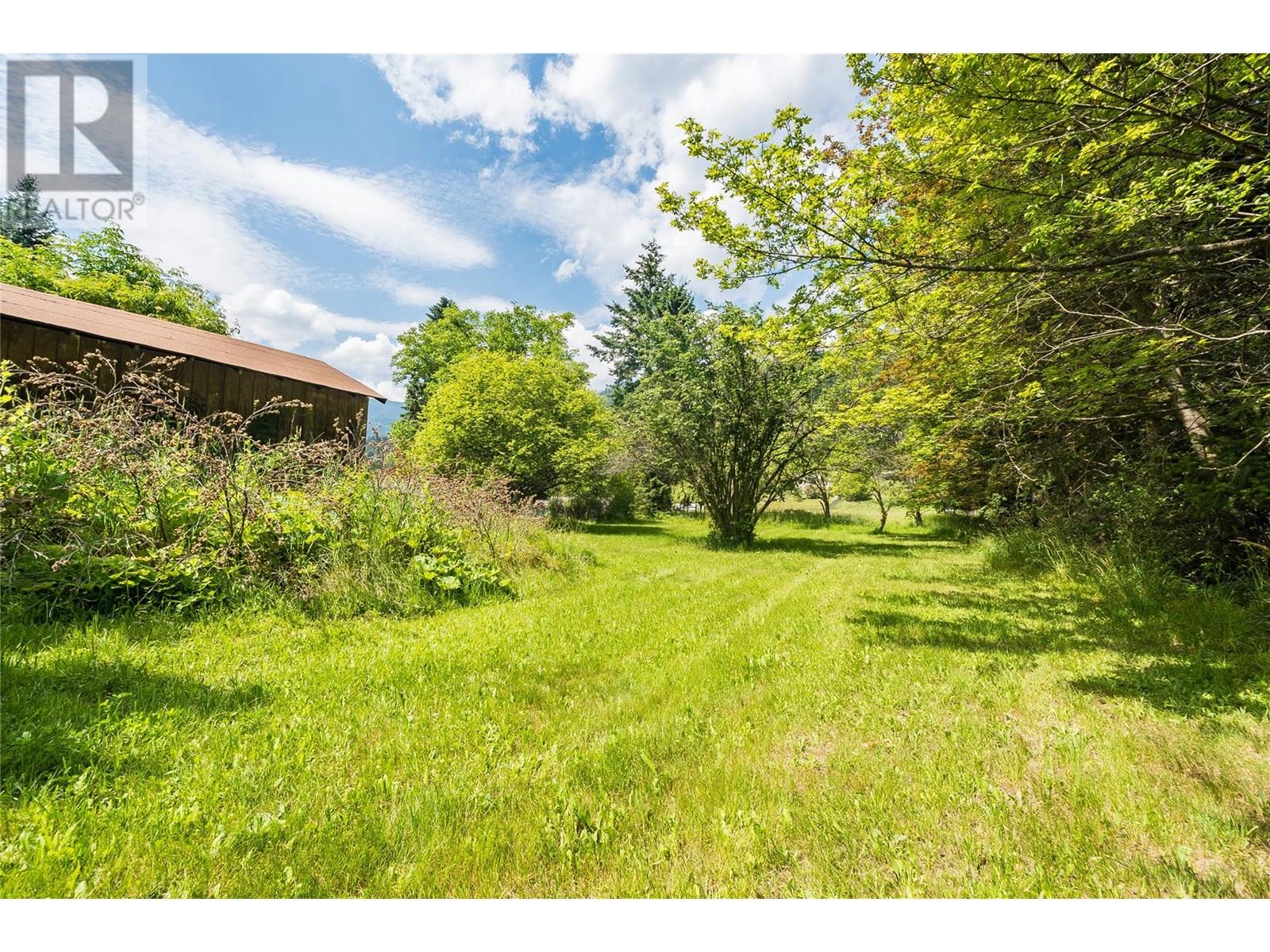 3253 Broadwater Road, Castlegar, British Columbia  V0G 1X0 - Photo 53 - 10353716