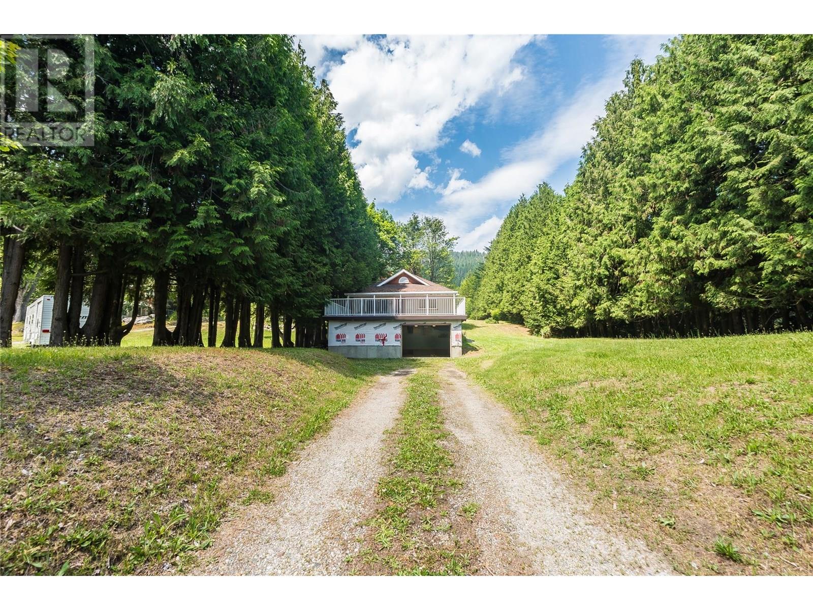 3253 Broadwater Road, Castlegar, British Columbia  V0G 1X0 - Photo 56 - 10353716