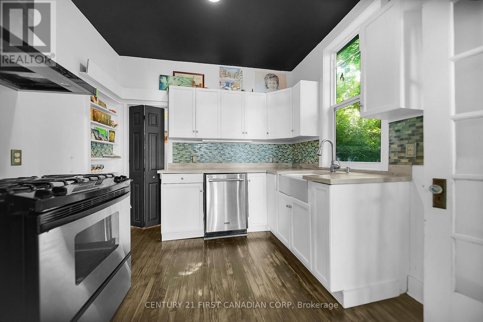 147 Harrison Place, Central Elgin (Port Stanley), Ontario  N5L 1A1 - Photo 16 - X12250433