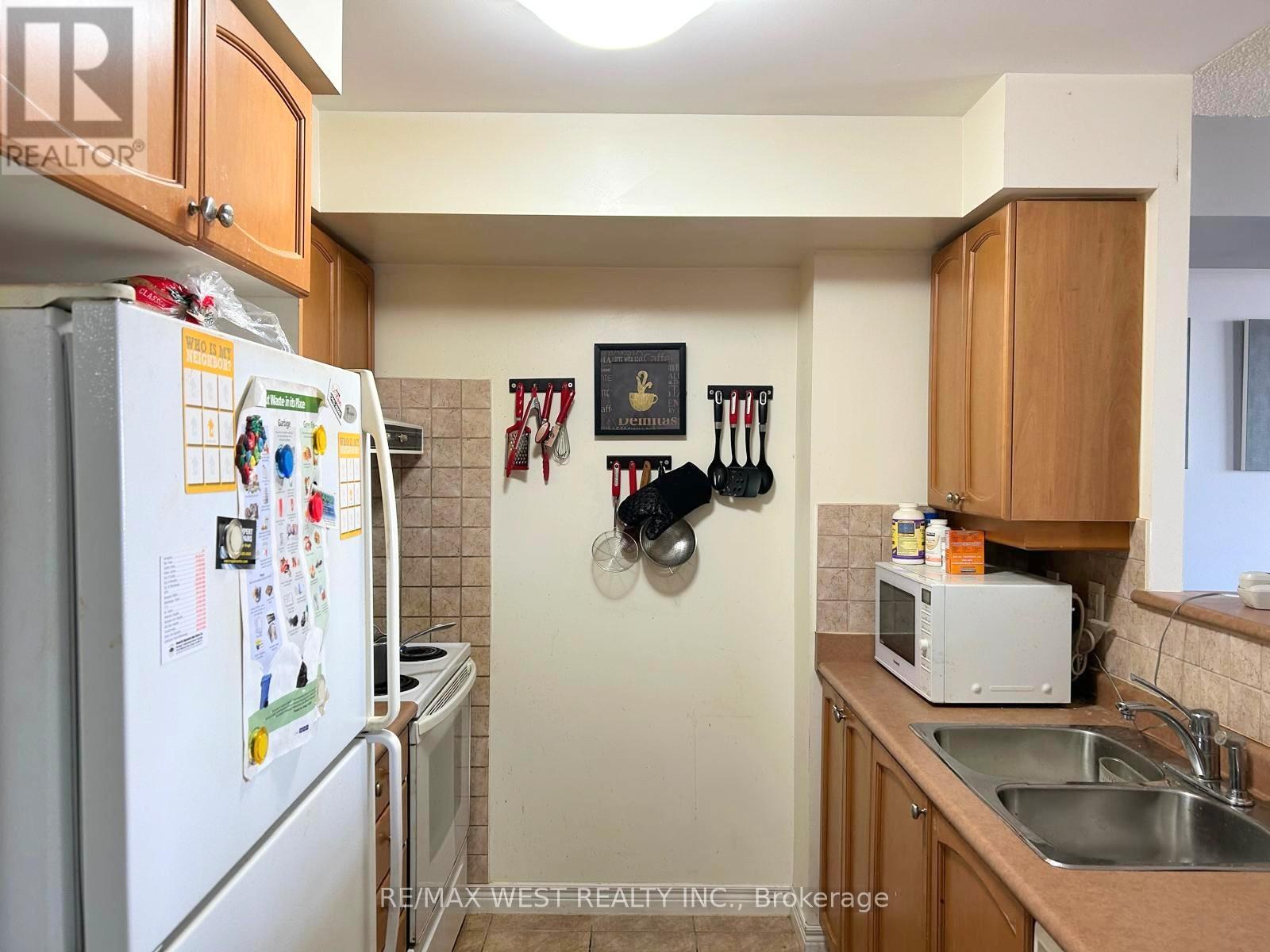 2703 - 710 Humberwood Boulevard, Toronto, Ontario  M9W 7J5 - Photo 8 - W12250053